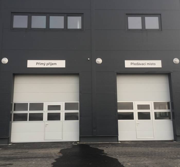 Sekční průmyslová vrata