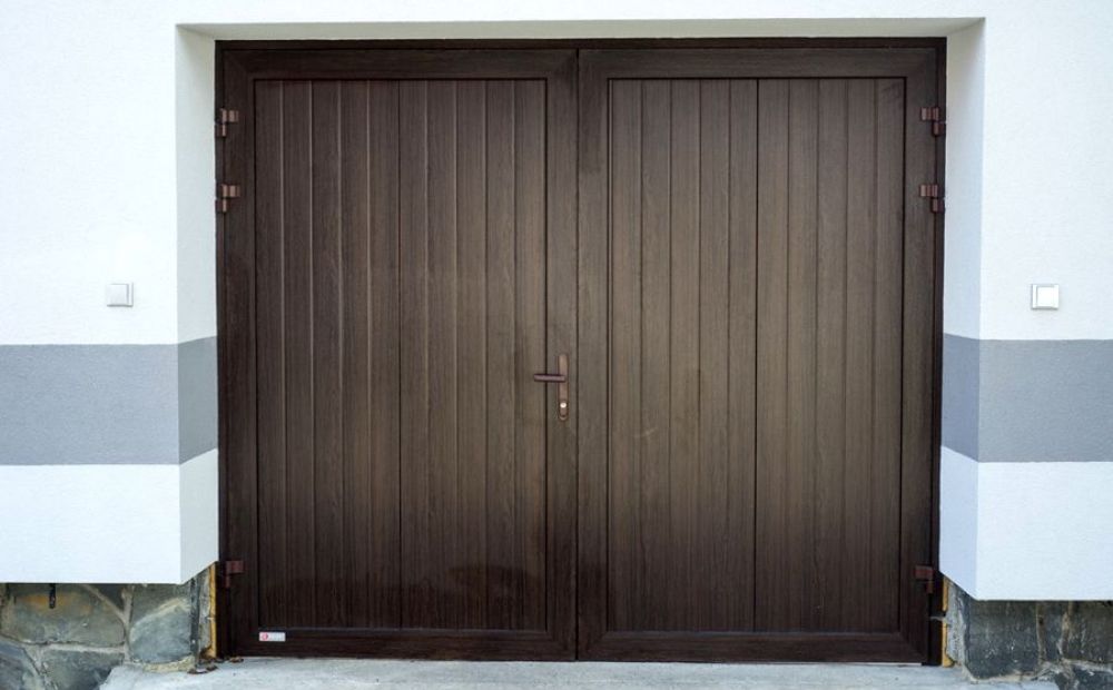 Dvoukřídlá vrata s panely design lamela
